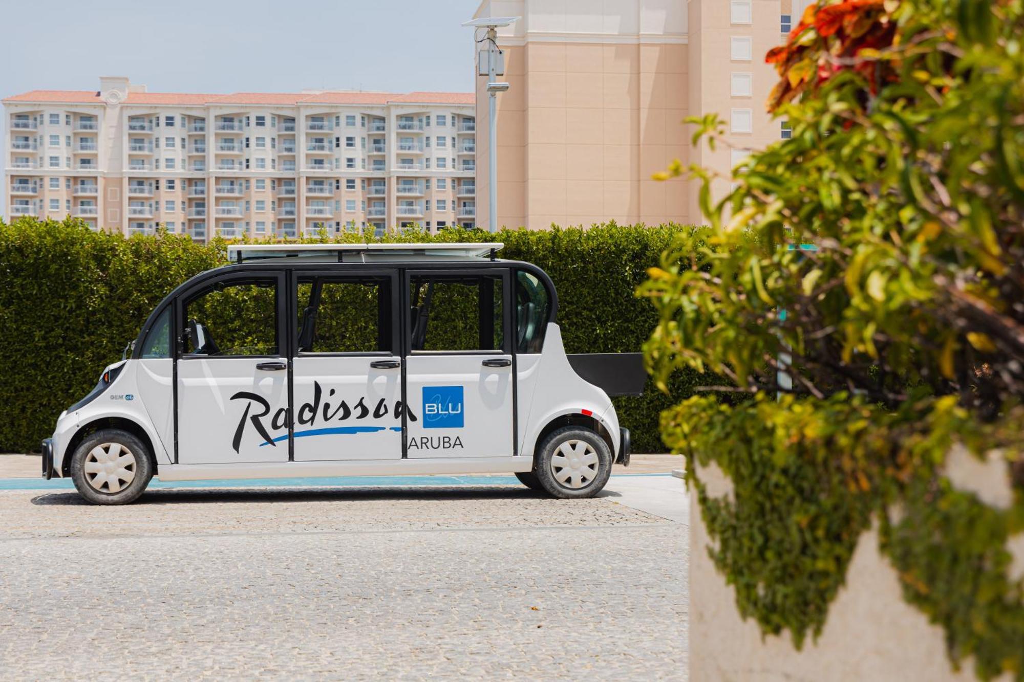 فندق Radisson Blu Aruba شاطئ بالم المظهر الخارجي الصورة